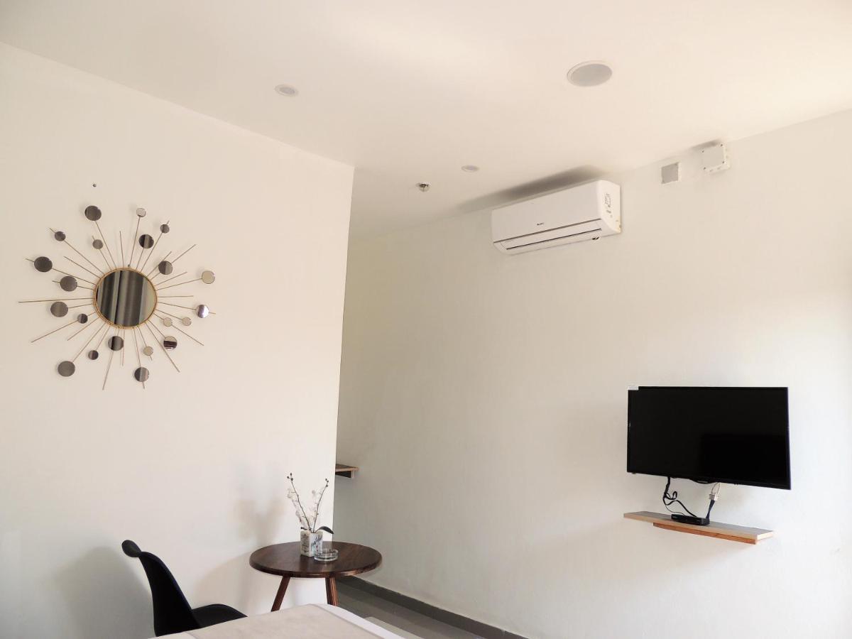 40 40 Accommodation Matola Exterior foto
